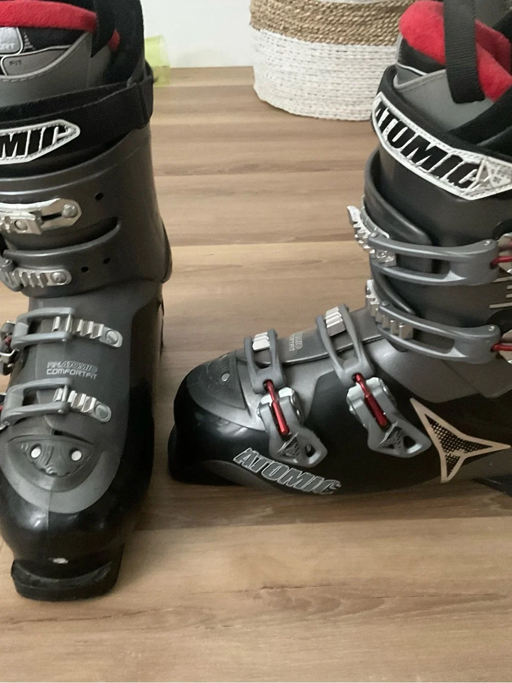 Men's Grey Ski Boots with Red Liner